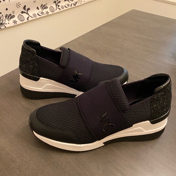 Michael Kors Women’s shoes size 9.5 - Picture 1 of 5